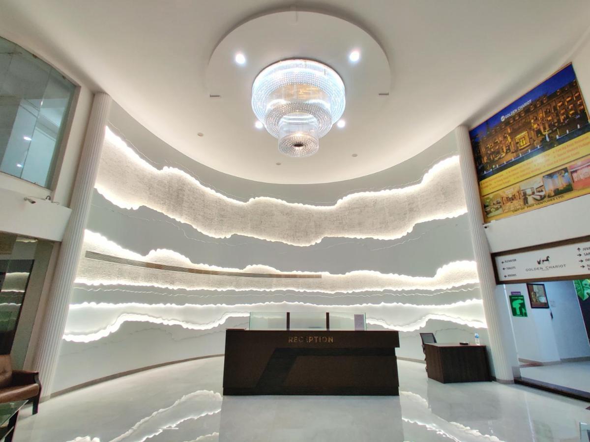 Golden Chariot Hotel Даман Экстерьер фото