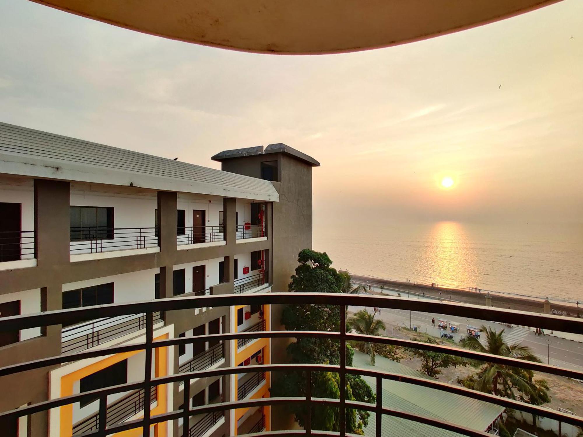 Golden Chariot Hotel Даман Экстерьер фото