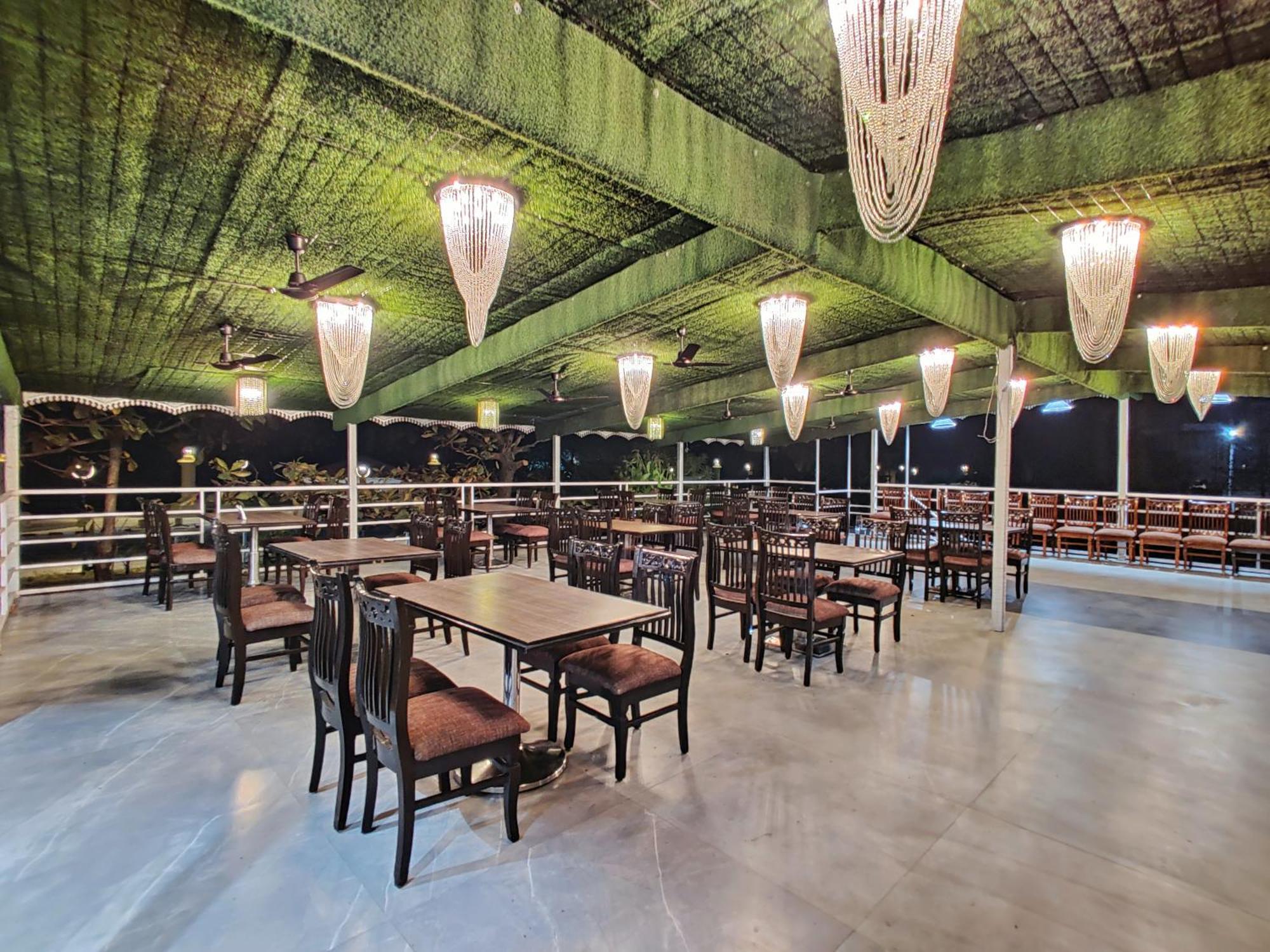 Golden Chariot Hotel Даман Экстерьер фото