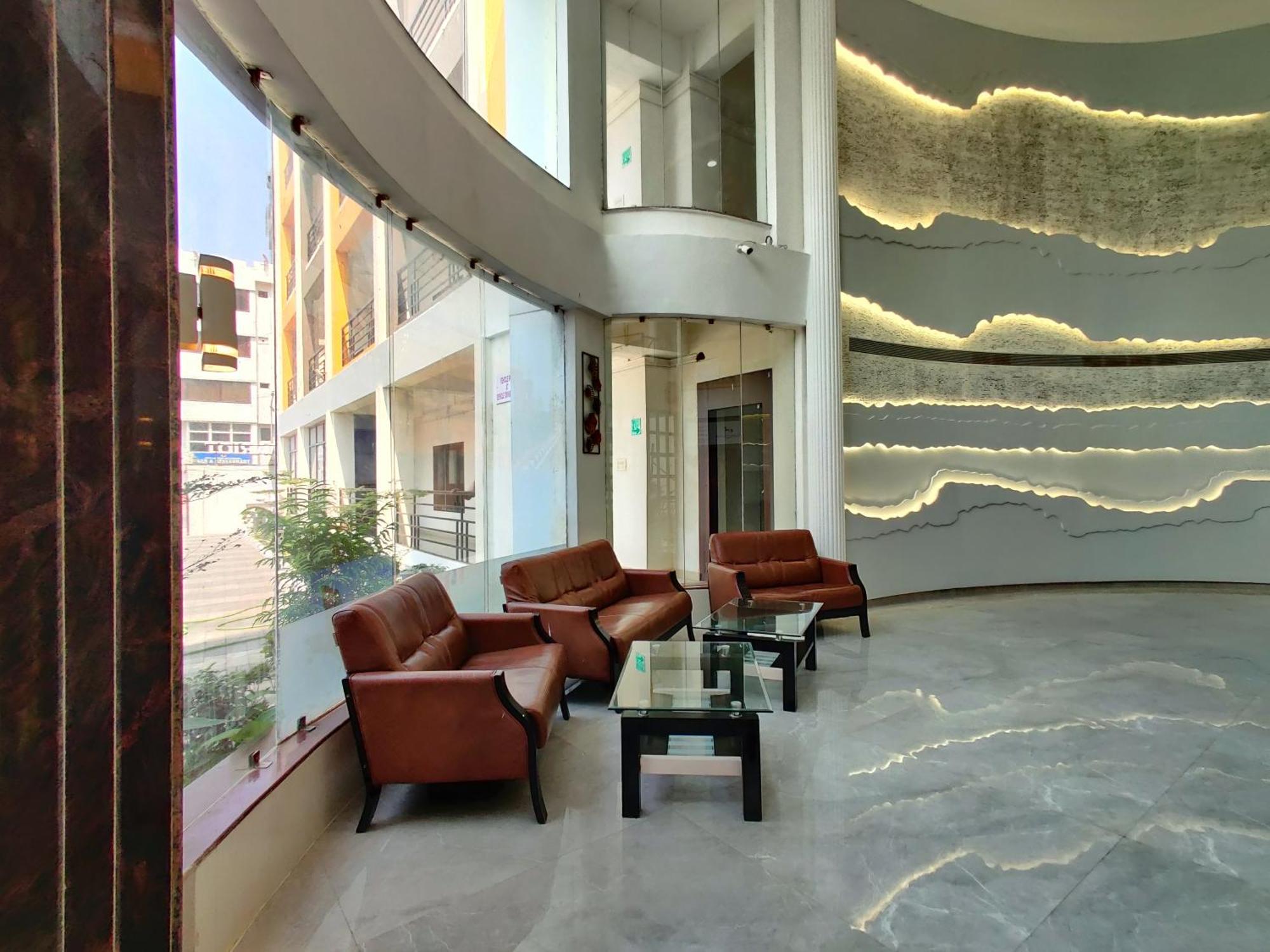Golden Chariot Hotel Даман Экстерьер фото
