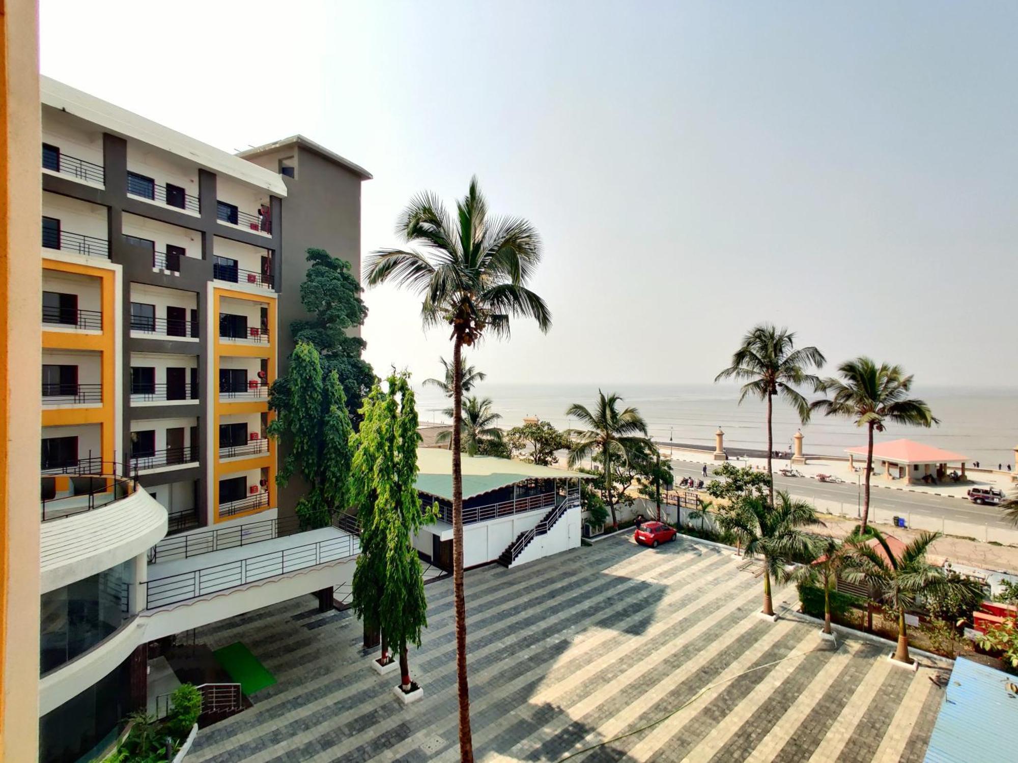Golden Chariot Hotel Даман Экстерьер фото